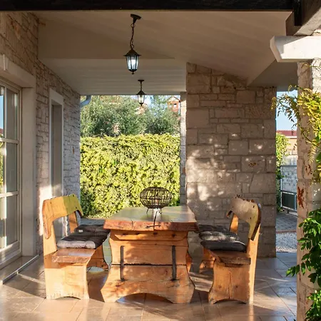 Lavanda And Colombo By Istrabook Gajana