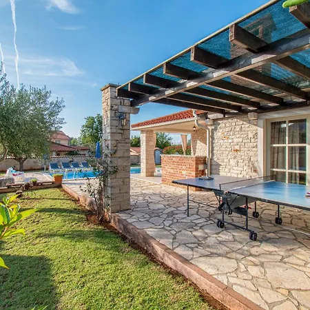 Lavanda And Colombo By Istrabook * Gajana