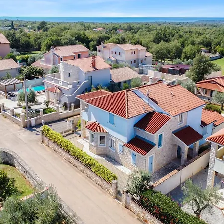 Villa Lavanda And Colombo By Istrabook *