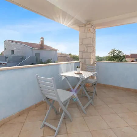 Lavanda And Colombo By Istrabook Gajana