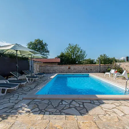 Lavanda And Colombo By Istrabook Gajana