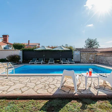 Lavanda And Colombo By Istrabook Gajana