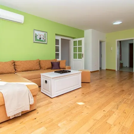 Lavanda And Colombo By Istrabook 别墅