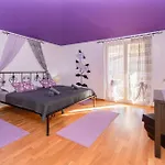 Lavanda And Colombo By Istrabook